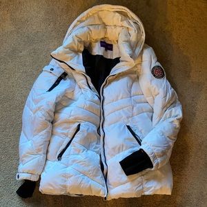 Women’s L White Madden Girl Winter Puffer Coat.